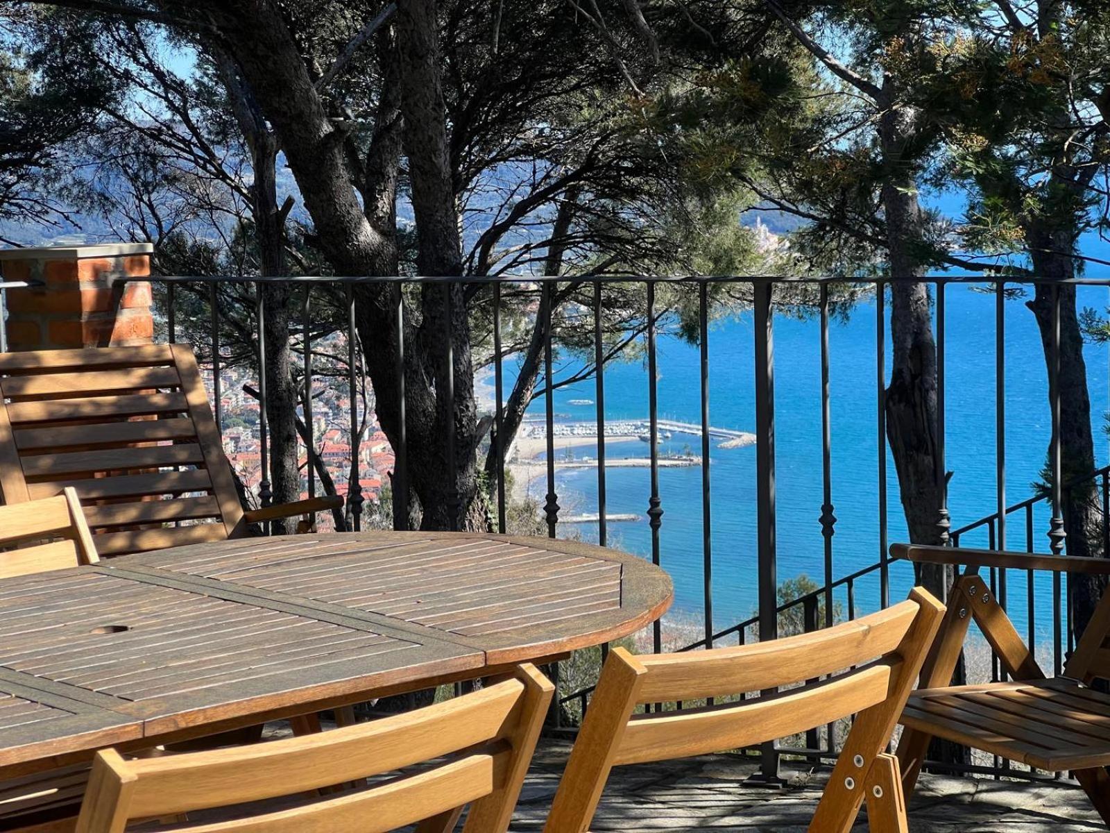 Torre Alpicella Holiday Home, A Scenic Escape Into Nature And Relaxation ดิอาโนมารีนา ภายนอก รูปภาพ