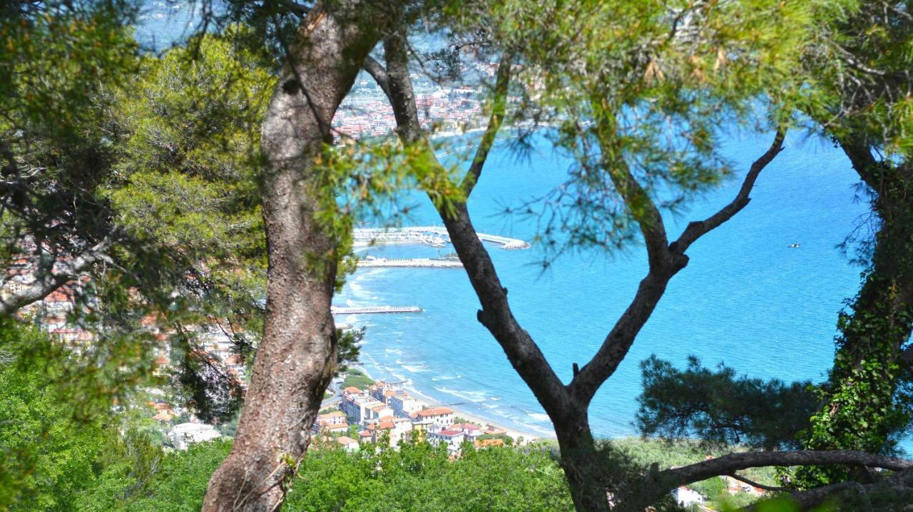 Torre Alpicella Holiday Home, A Scenic Escape Into Nature And Relaxation ดิอาโนมารีนา ภายนอก รูปภาพ